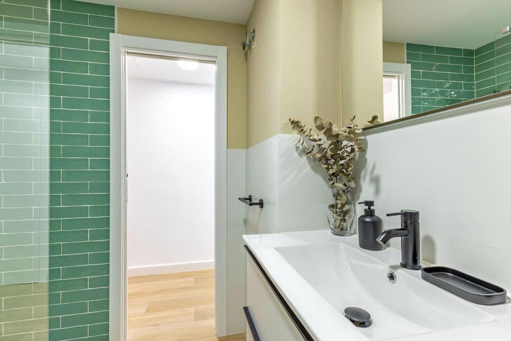 New Suite Reformada Con Excelente Ubicacion Sevilla Eksteriør billede