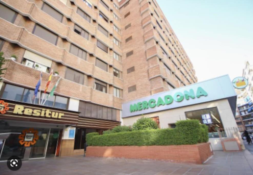 New Suite Reformada Con Excelente Ubicacion Sevilla Eksteriør billede